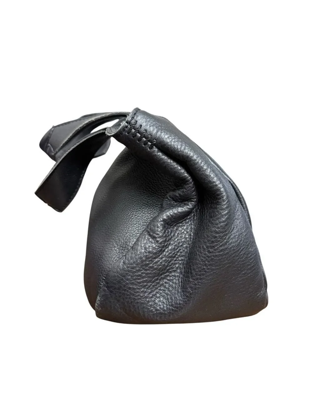 The Sak Rylan Black Leather Shoulder Bag – Pebbled Leather, Zip & Magnetic Closu